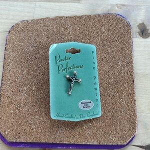 New without tags vintage pewter cross pendant